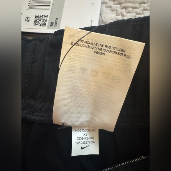 NIKE Women's Therma-FIT Essential Running Pants - Picture 8 of 14